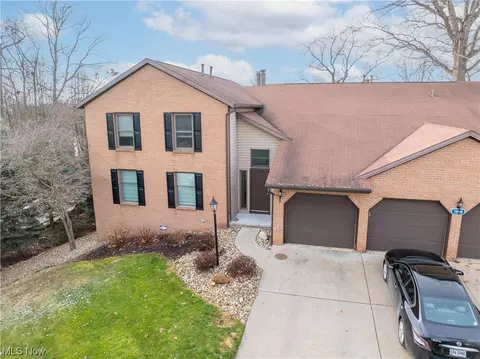 1809 Harbour Cir NW #21D, Canton, OH 44708