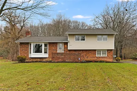 32435 Bainbridge Rd, Solon, OH 44139