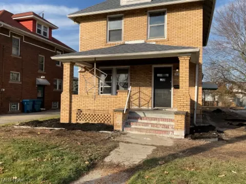 836 W 20th St, Lorain, OH 44052
