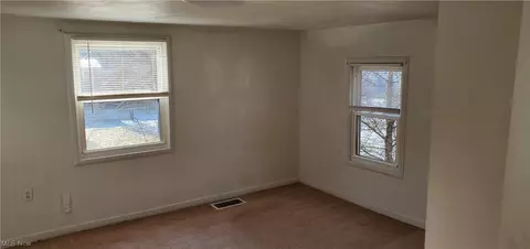 223 Maple St, Kent, OH 44240 photo 8