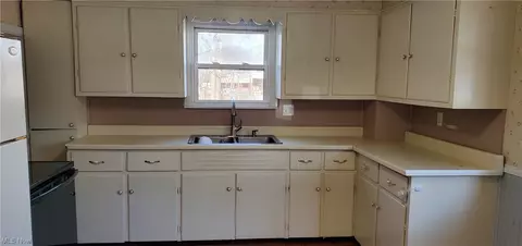 223 Maple St, Kent, OH 44240 photo 5