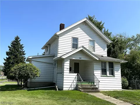 907 Adelaide SE, Warren, OH 44484