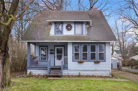 2660 Maplewood St, Cuyahoga Falls, OH 44221