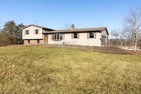5419 Camp Rd, Ravenna, OH 44266