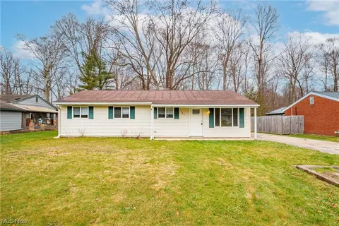 1367 Arcadia Rd, Kent, OH 44240