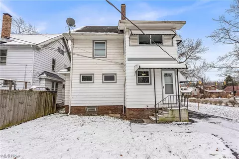 17225 Libby Rd, Maple Heights, OH 44137 photo 5
