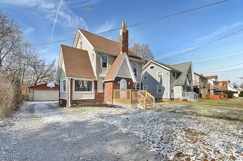 876 Peerless Ave, Akron, OH 44320