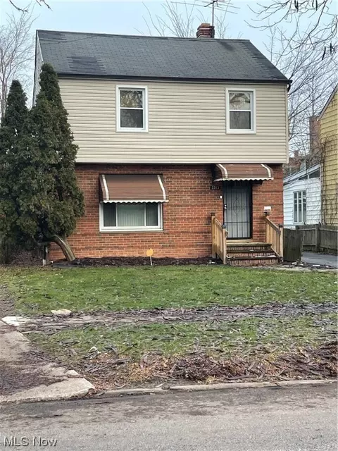 3313 E 147th St, Cleveland, OH 44120