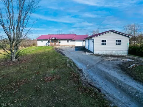 692 Tick Rdg, Vincent, OH 45784
