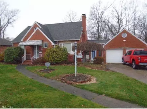 851 Genesee NE, Warren, OH 44483