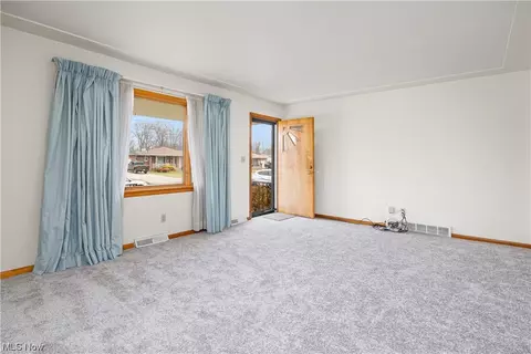 2024 E 37th, Lorain, OH 44055 photo 4