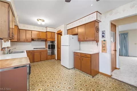 2024 E 37th, Lorain, OH 44055 photo 8