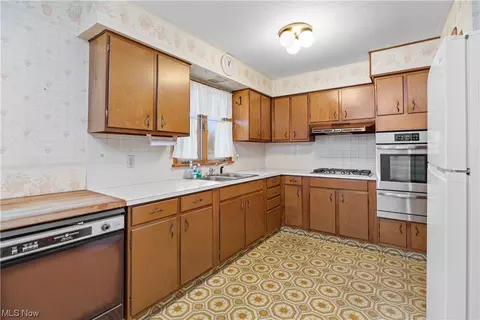 2024 E 37th, Lorain, OH 44055 photo 11