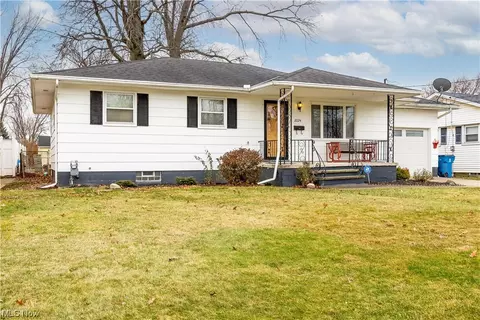 2024 E 37th, Lorain, OH 44055 photo 2