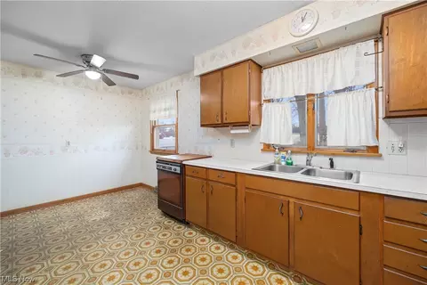 2024 E 37th, Lorain, OH 44055 photo 13