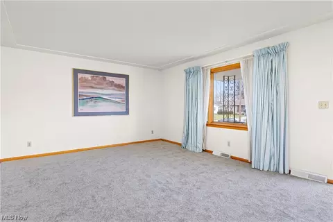 2024 E 37th, Lorain, OH 44055 photo 6