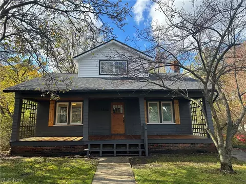 1392 Plainfield Rd, South Euclid, OH 44121