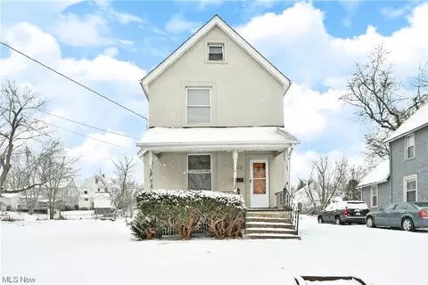 513 Washington Ave, Girard, OH 44420