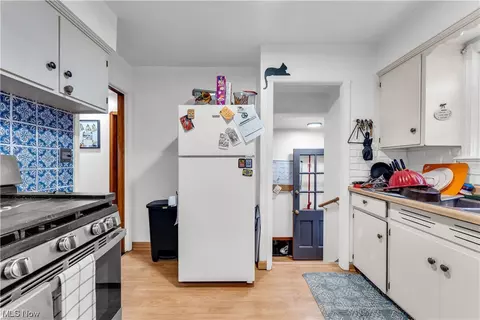 6807 Belmere Dr, Parma, OH 44129 photo 9