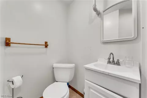 6807 Belmere Dr, Parma, OH 44129 photo 30