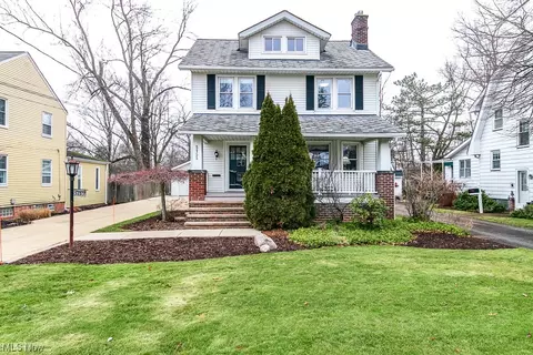 5155 Eastover Rd, Lyndhurst, OH 44124