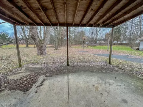 425 8th St, Struthers, OH 44471 photo 18