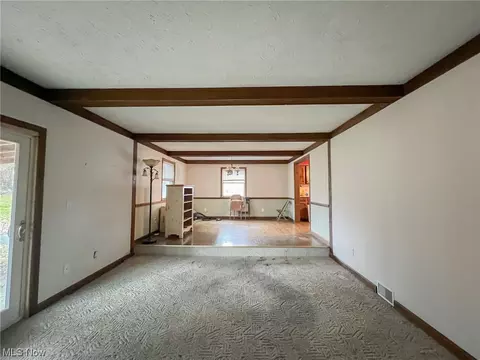 425 8th St, Struthers, OH 44471 photo 7