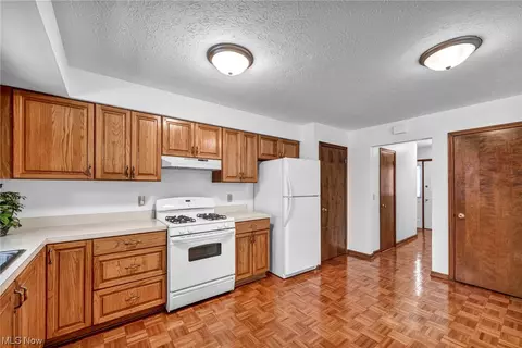 6905 Karen Dr, Seven Hills, OH 44131 photo 6