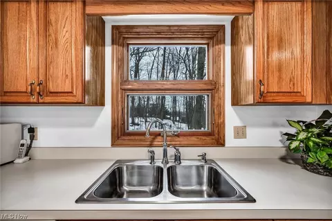 6905 Karen Dr, Seven Hills, OH 44131 photo 7