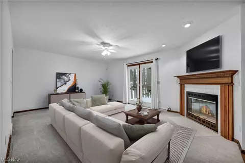 6905 Karen Dr, Seven Hills, OH 44131 photo 8