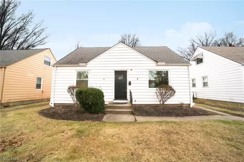 25701 Briardale Ave, Euclid, OH 44132