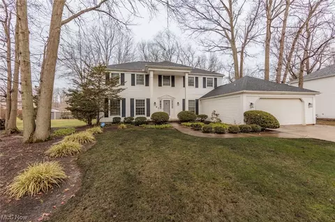 1816 Halls Carriage Path, Westlake, OH 44145
