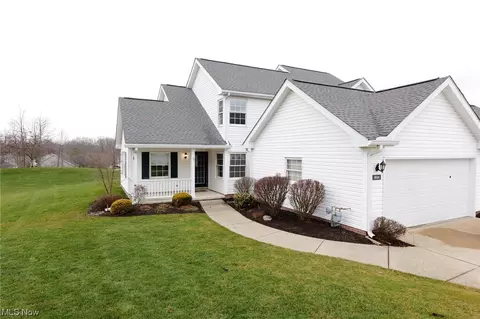 1604 Bellfield Ln, Broadview Heights, OH 44147