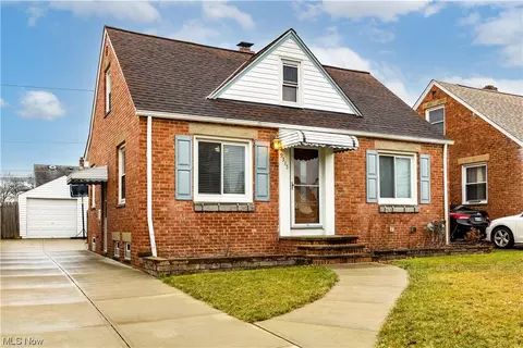 9315 Orchard Ave, Brooklyn, OH 44144