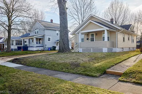 712 Viewpoint Ave, Cuyahoga Falls, OH 44221