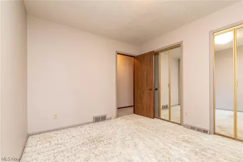 Bedroom - 5760 Skyview Dr, Solon, OH 44139 photo 2 of 4