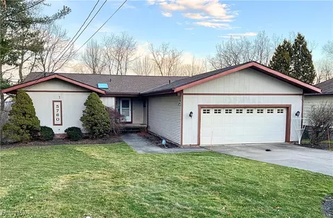5760 Skyview Dr, Solon, OH 44139