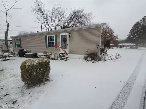 860 Grove Rd, Zanesville, OH 43701
