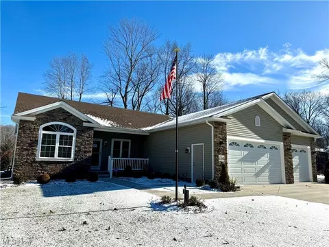6341 Dawson Blvd, Mentor, OH 44060