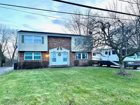 8366 Raglan, Warren, OH 44484