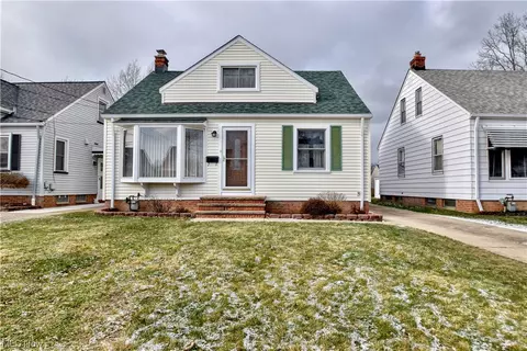 30057 Robert St, Wickliffe, OH 44092