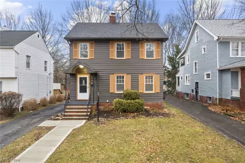 1007 Caledonia Ave, Cleveland Heights, OH 44112