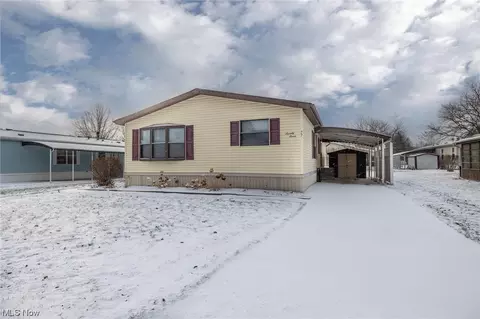 77 Parkway, Olmsted Twp, OH 44138