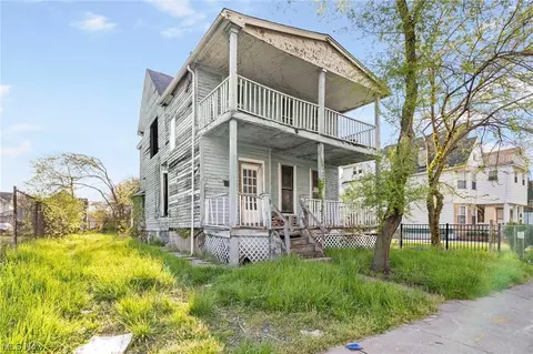 2230 E 70th St, Cleveland, OH 44103 photo 1