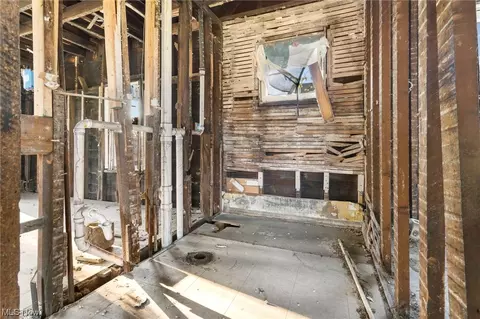 2230 E 70th St, Cleveland, OH 44103 photo 7