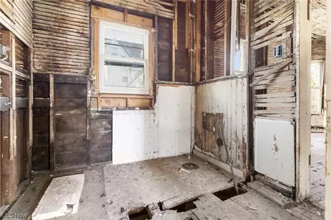 2230 E 70th St, Cleveland, OH 44103 photo 14