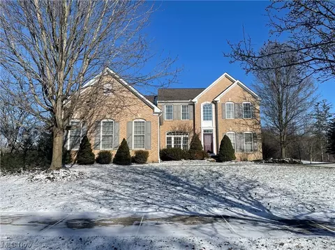 7201 Capilano Dr, Solon, OH 44139
