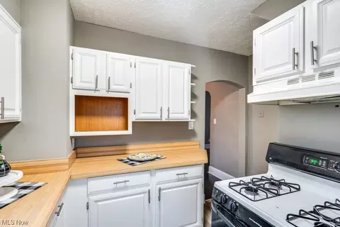 661 Ranney St, Akron, OH 44310 photo 8