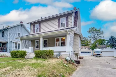 661 Ranney St, Akron, OH 44310 photo 2