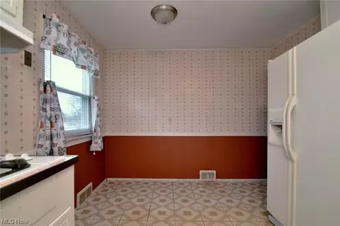 200 Eldred, Bedford, OH 44146 photo 12